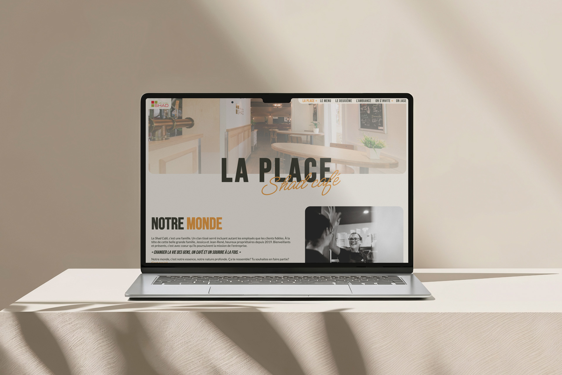 Site web Shad Café sur ordinateur